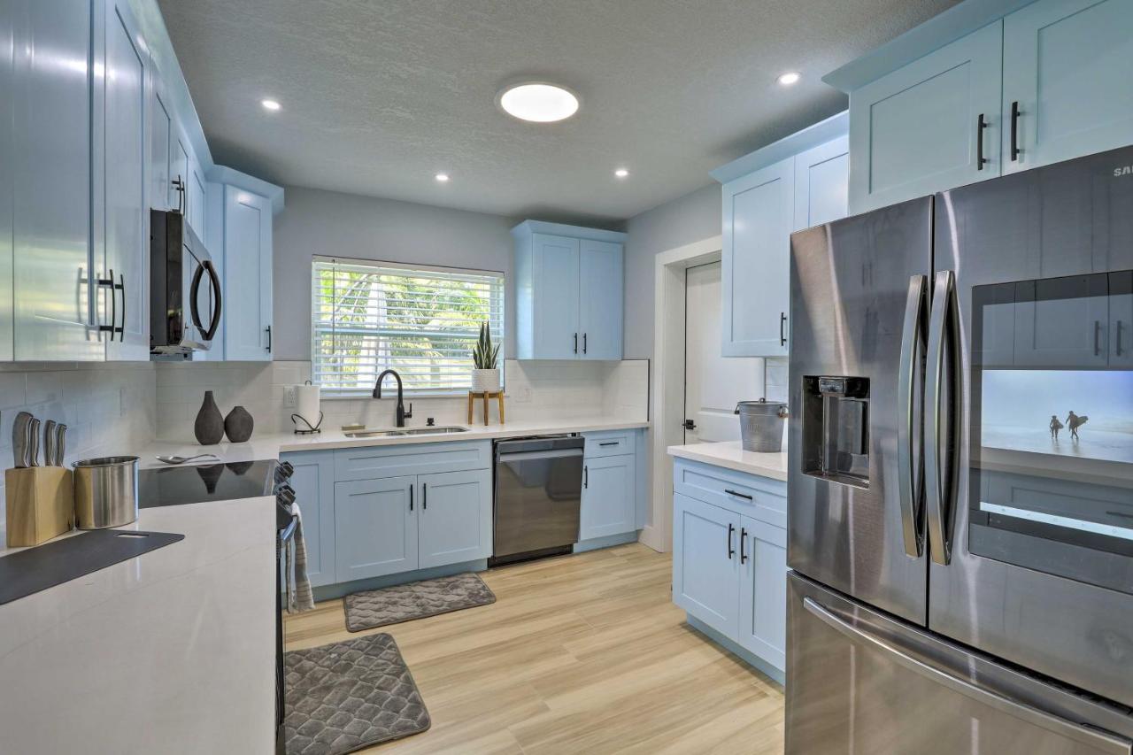 Beach House With Outdoor Kitchen, Walk To Coast Cocoa Beach Eksteriør billede